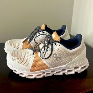On Cloudstratus Women’s Running Shoe White & Almond